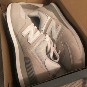 New Balance 547 sneakers